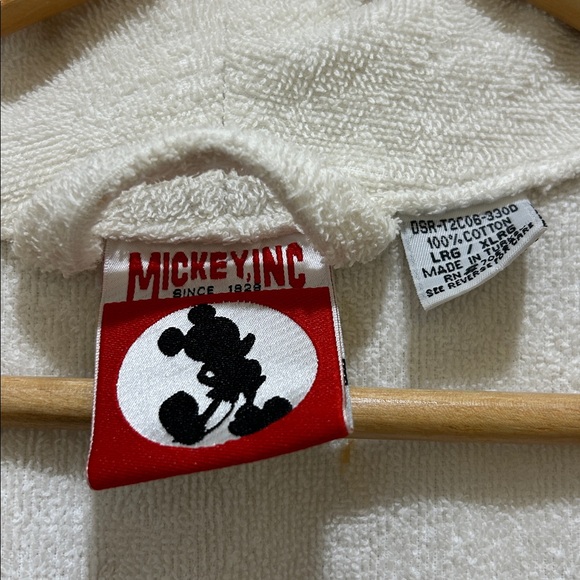 Winnie the Pooh adult bathrobe - Picture 4 of 9